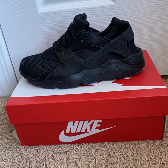 Nike Shoe Huarache - Picture 3 of 8